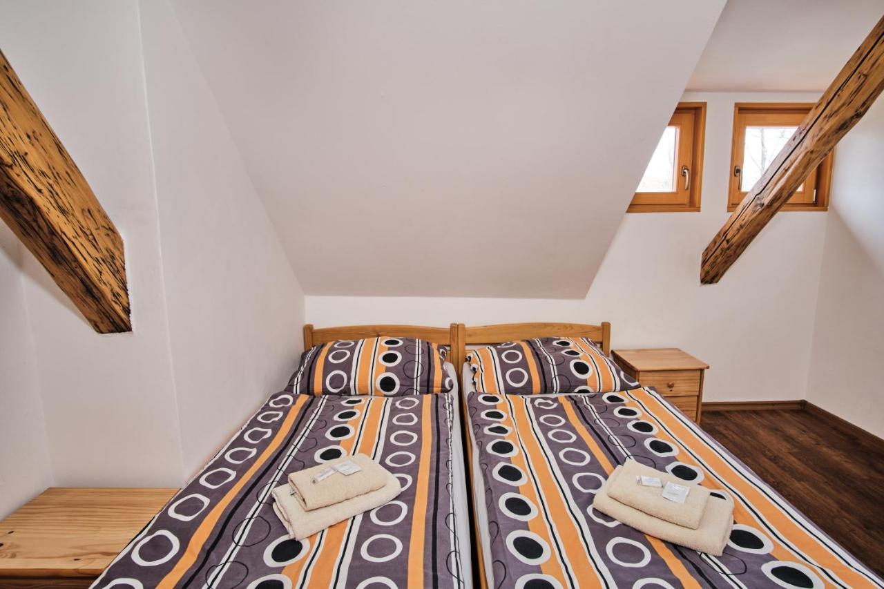 Strnadovsky Mlyn Hotel Jesenice  Ngoại thất bức ảnh