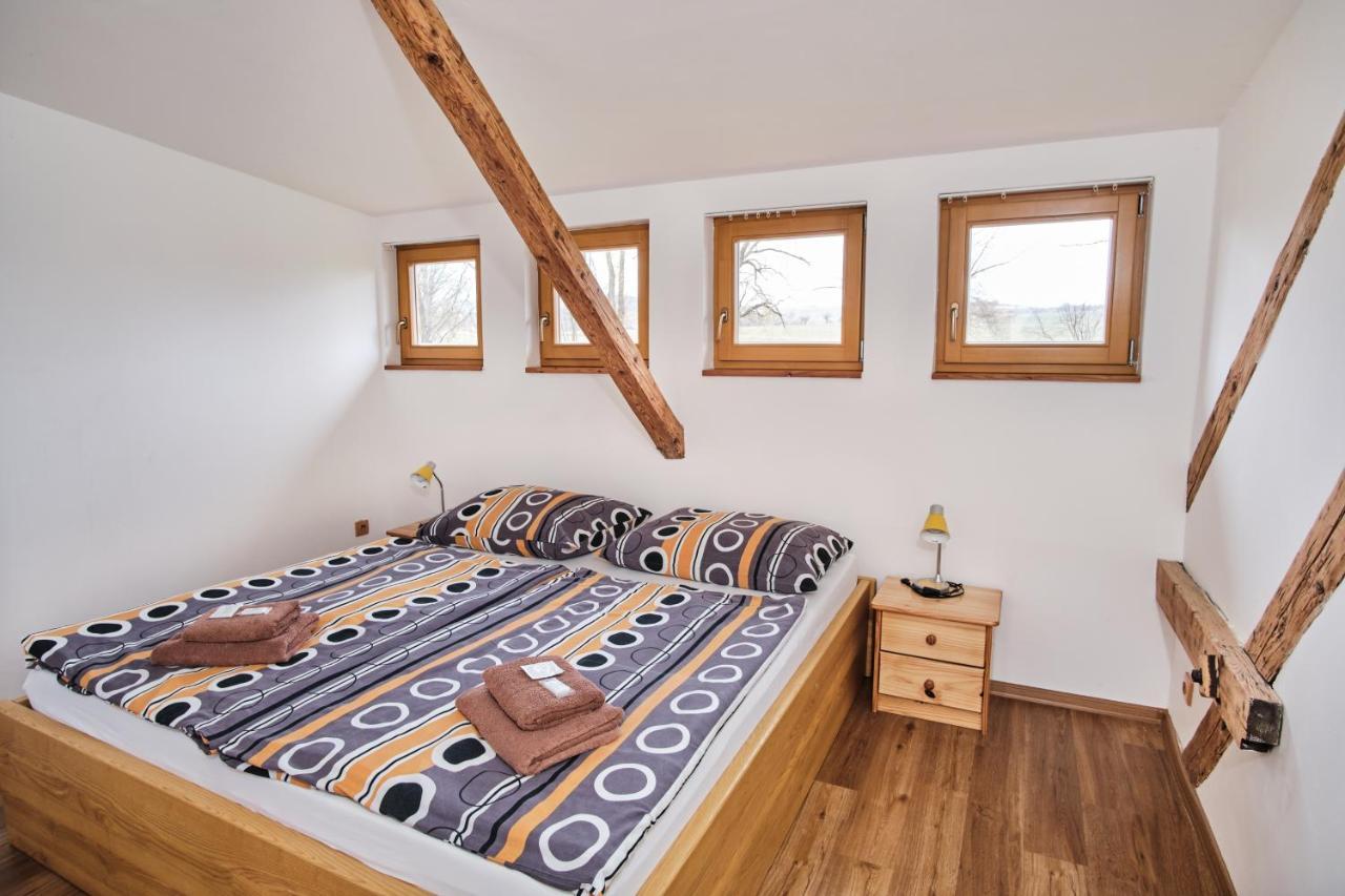 Strnadovsky Mlyn Hotel Jesenice  Ngoại thất bức ảnh
