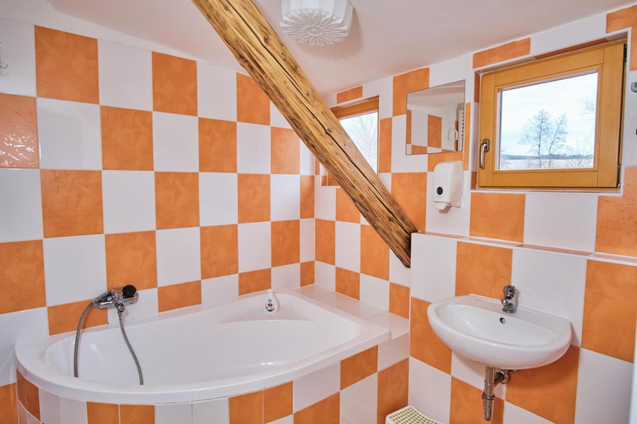 Strnadovsky Mlyn Hotel Jesenice  Ngoại thất bức ảnh