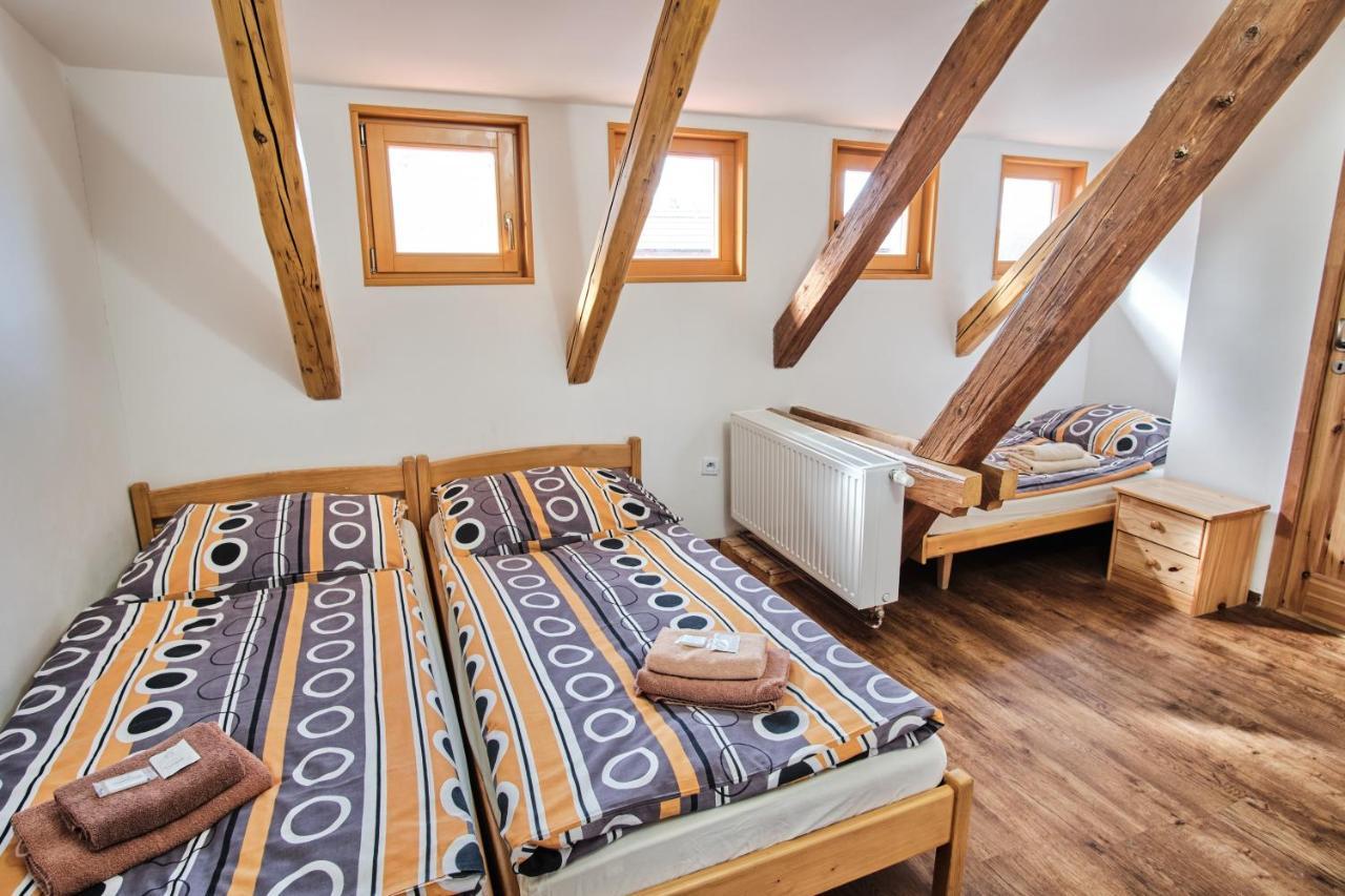 Strnadovsky Mlyn Hotel Jesenice  Ngoại thất bức ảnh