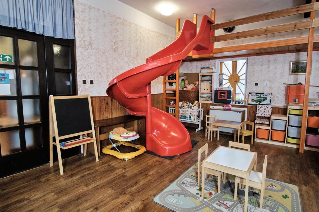 Strnadovsky Mlyn Hotel Jesenice  Ngoại thất bức ảnh